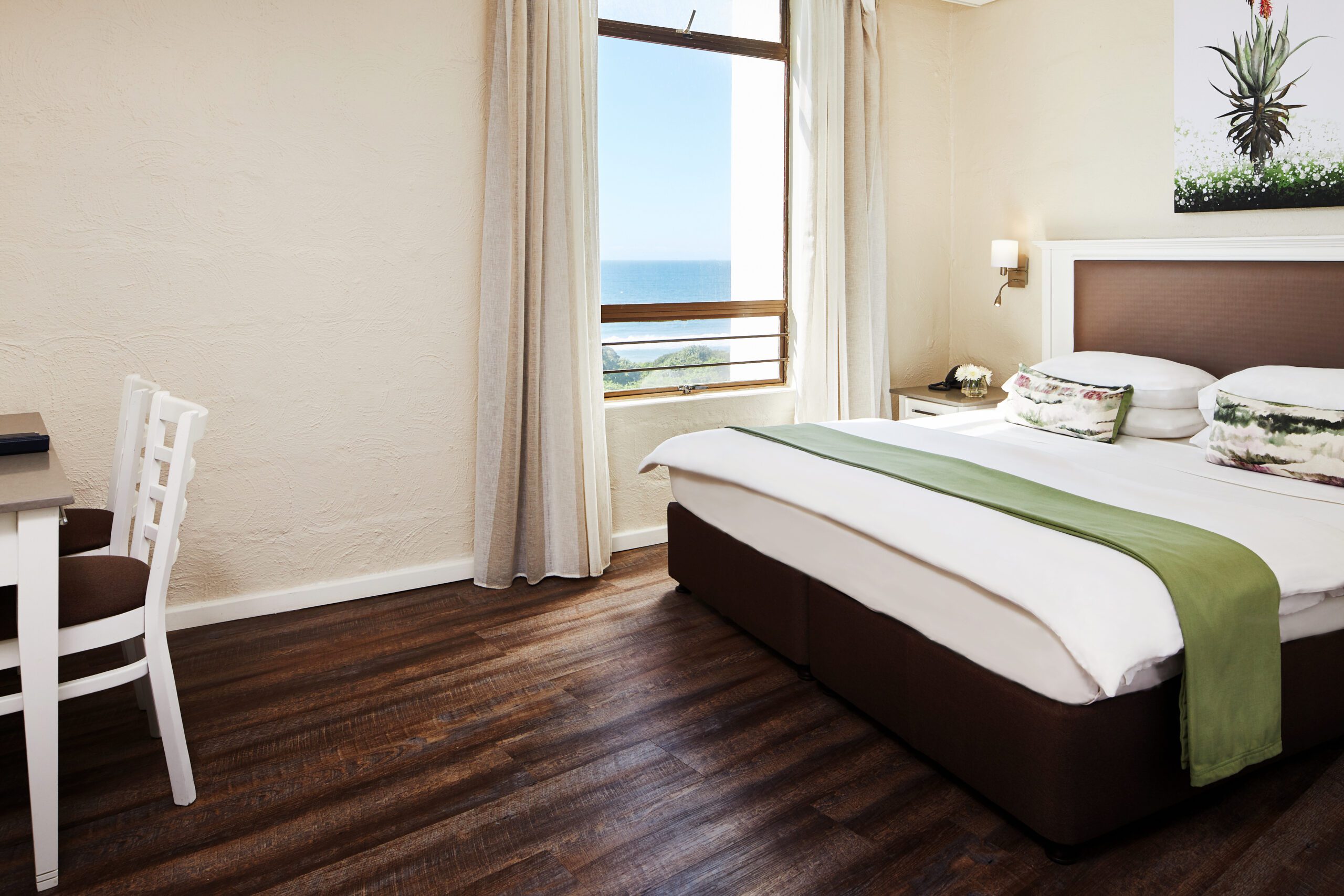 Breakers room interior preview